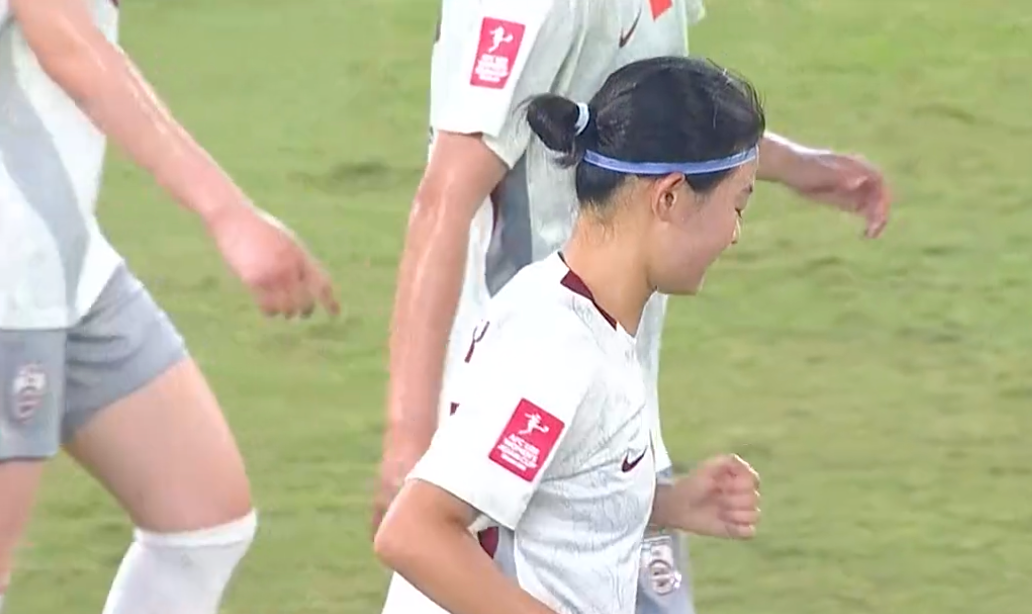 KAIYUN SPORTS-半场1-0！女足U20吊打泰国，肖亚飞“惊天远射”破门，取胜没悬念
